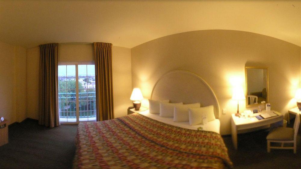 Holiday Inn Express Monterrey Galerias-San Jeronimo By Ihg Zewnętrze zdjęcie