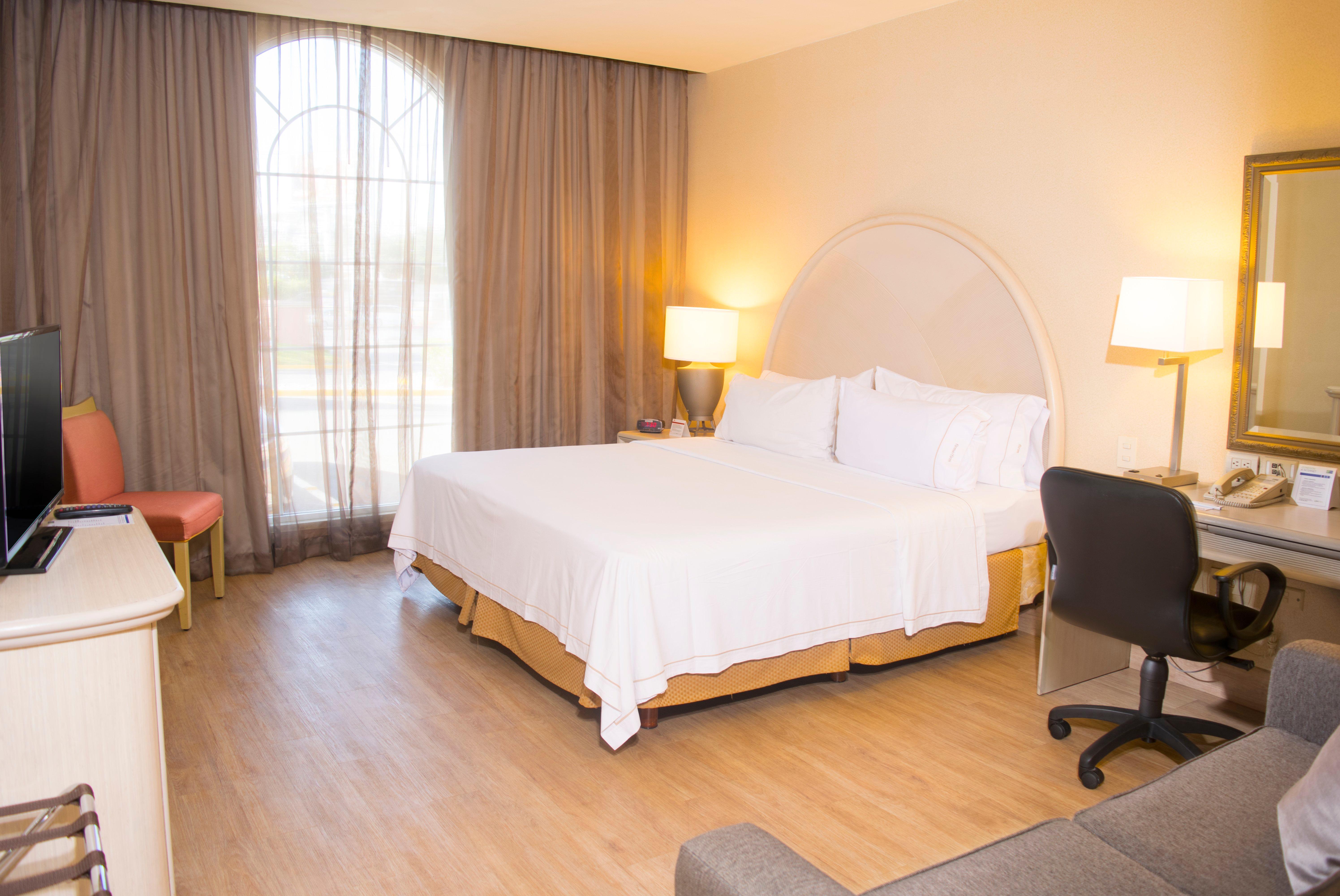 Holiday Inn Express Monterrey Galerias-San Jeronimo, An Ihg Hotel Zewnętrze zdjęcie