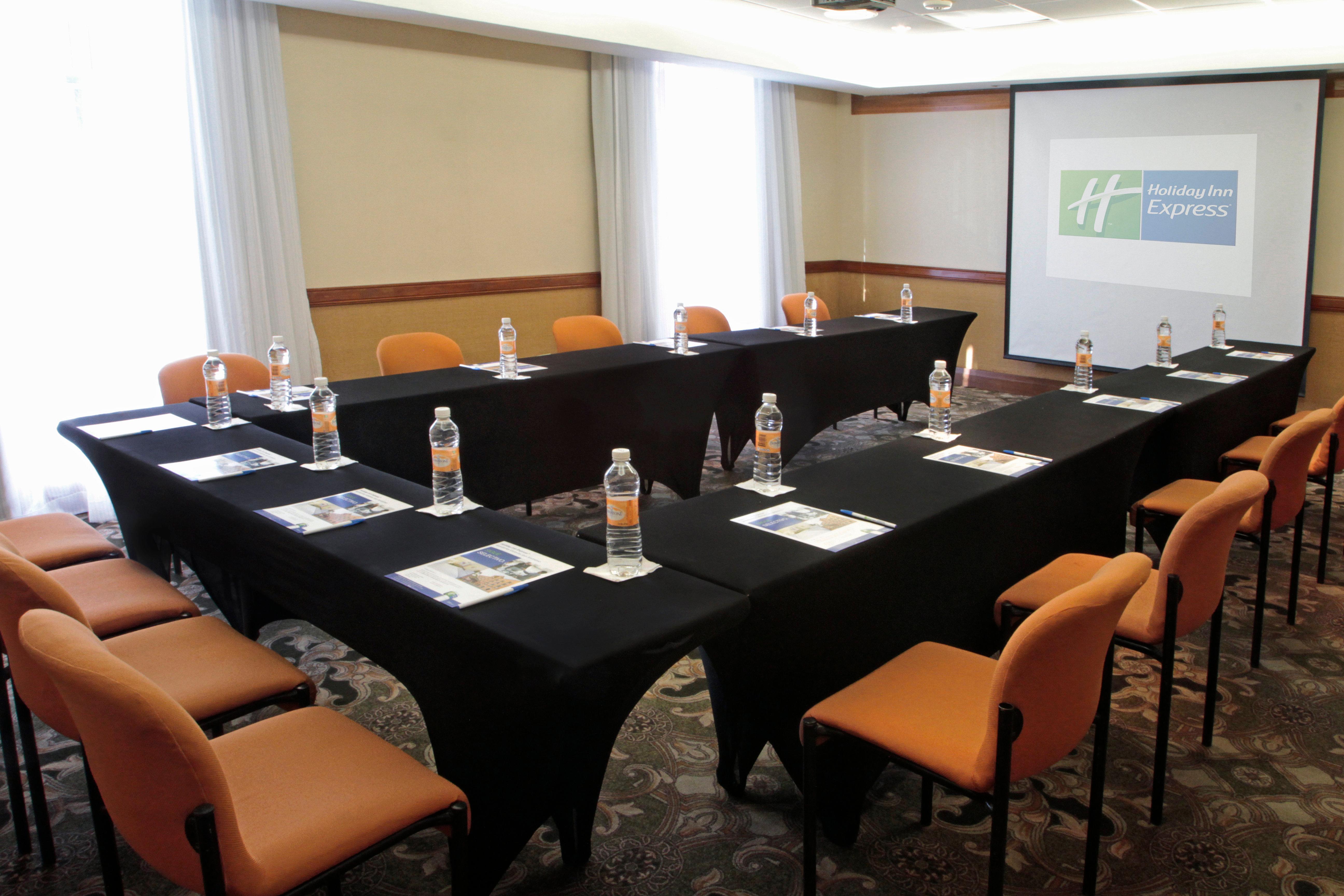 Holiday Inn Express Monterrey Galerias-San Jeronimo By Ihg Zewnętrze zdjęcie