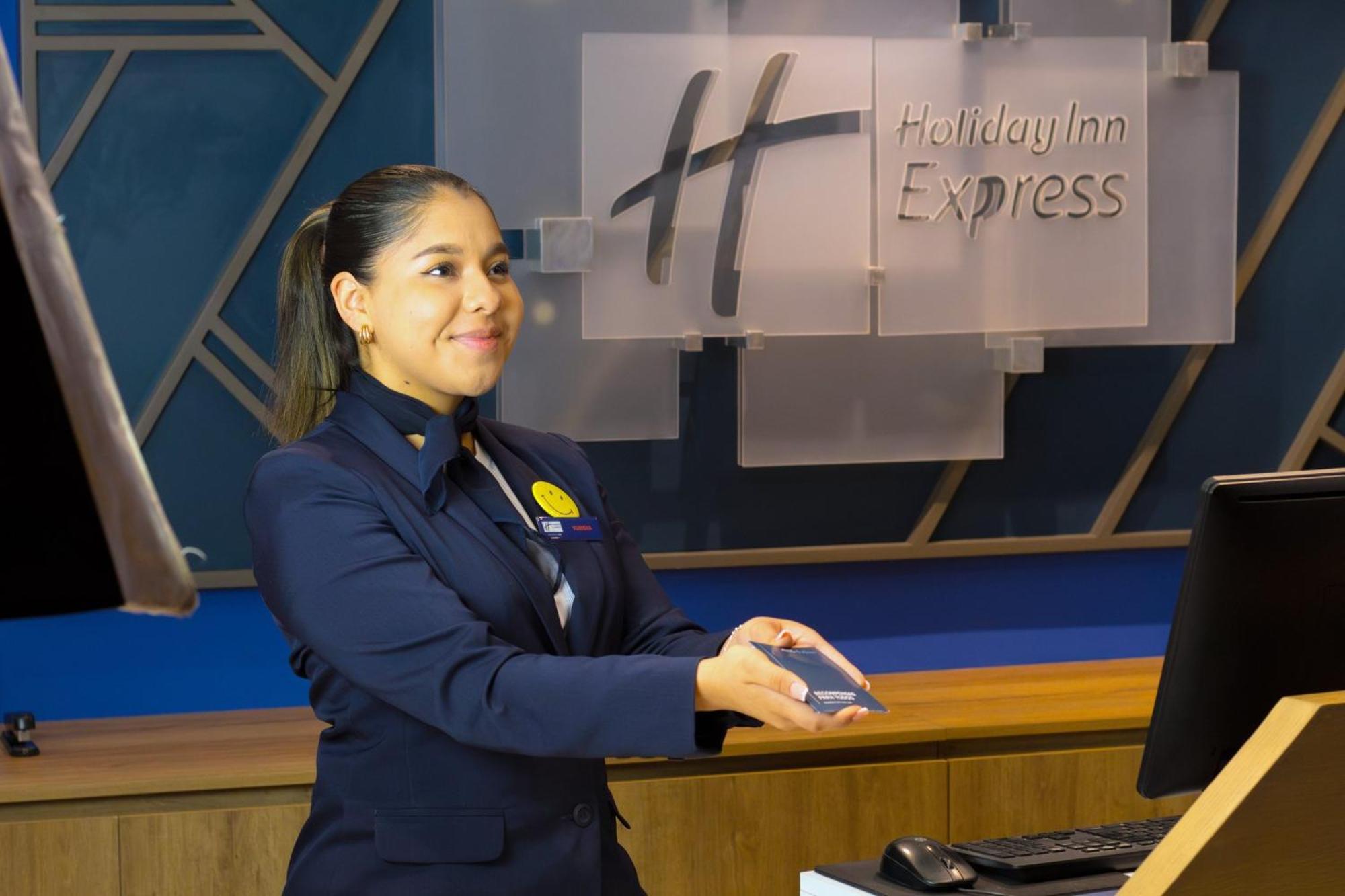 Holiday Inn Express Monterrey Galerias-San Jeronimo, An Ihg Hotel Zewnętrze zdjęcie