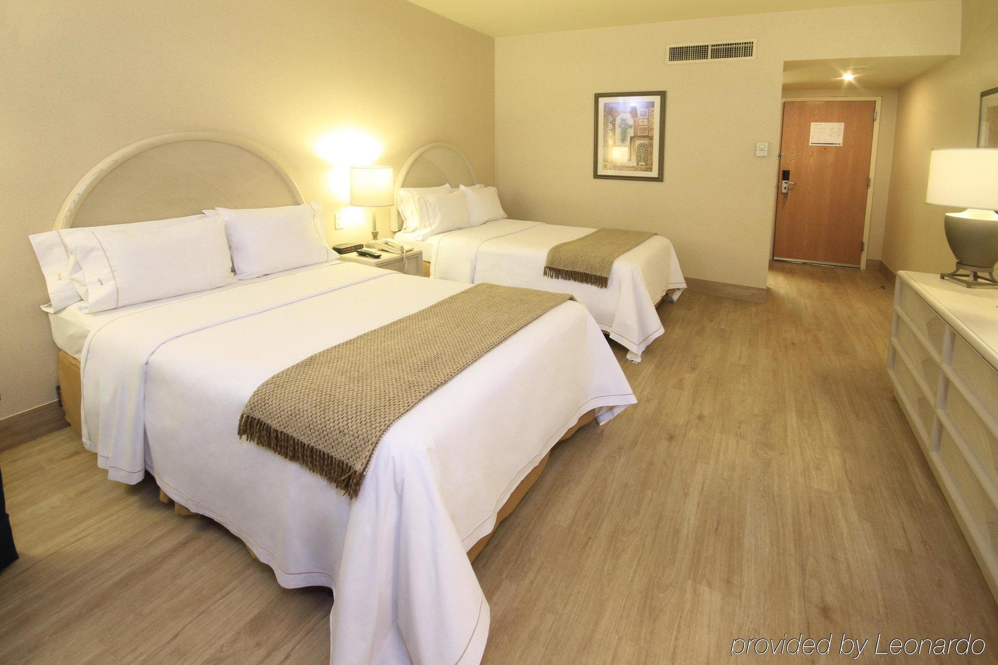 Holiday Inn Express Monterrey Galerias-San Jeronimo, An Ihg Hotel Zewnętrze zdjęcie