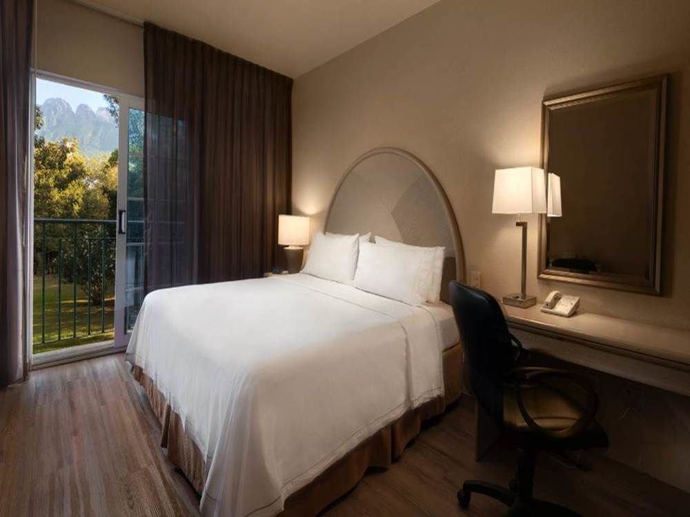 Holiday Inn Express Monterrey Galerias-San Jeronimo, An Ihg Hotel Zewnętrze zdjęcie